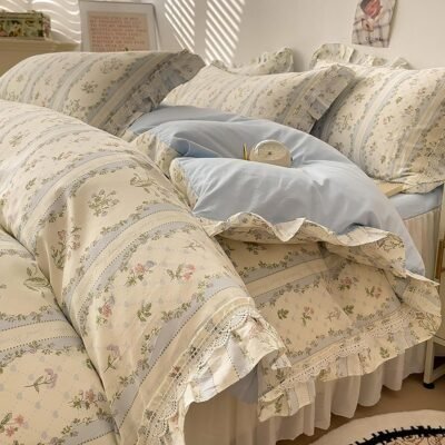 Blue Vintage Botanical Floral Print 4-Piece Set With Ruffles And Lace