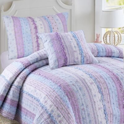 Lavender Lace-Style Floral Quilted Print 4-Piece Set: Soft And Comfortable